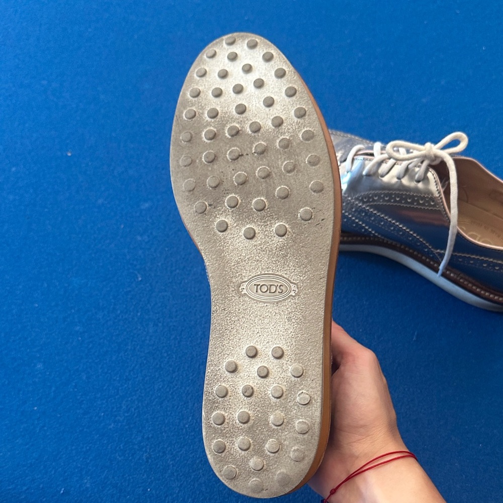TOD'S Women’s Silver Brogue Shoes - Picture 3 of 8